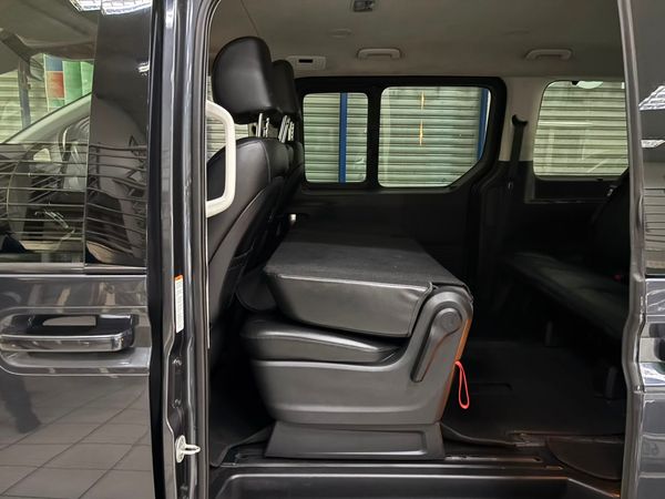 2023-Hyundai-Staria-22d-Executive-Auto-11-Seat image:18