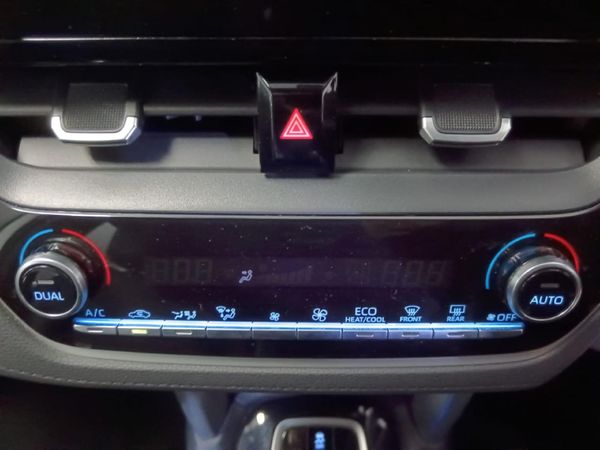 2024-Toyota-Corolla-Cross-18-XS image:11