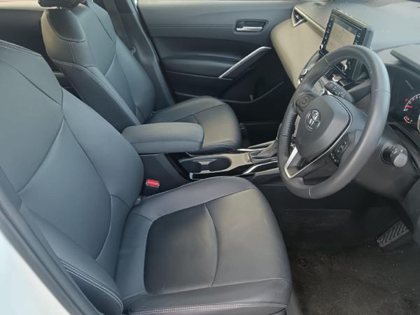 2024-Toyota-Corolla-Cross-18-XS image:15