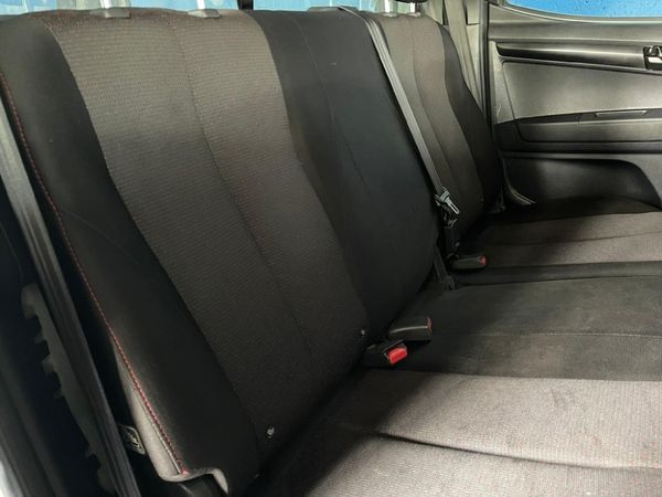 2024-Isuzu-D-Max-250-HO-Hi-Rider-Double-Cab image:9