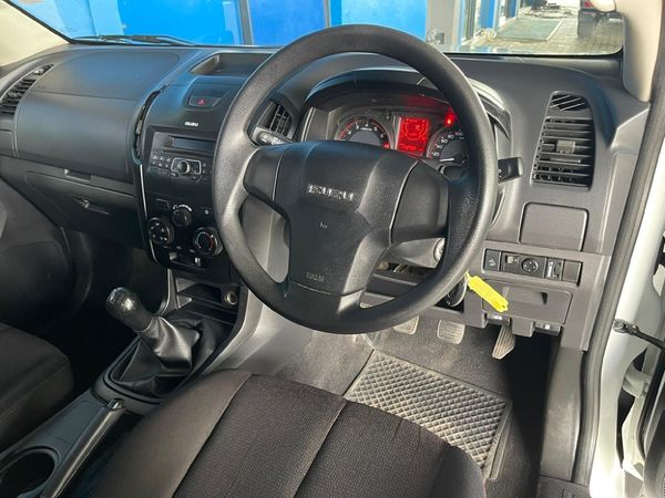 2024-Isuzu-D-Max-250-HO-Hi-Rider-Double-Cab image:3