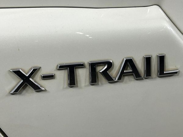 2014-Nissan-X-Trail-25-LE-Auto image:11