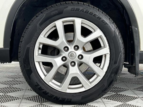 2014-Nissan-X-Trail-25-LE-Auto image:4
