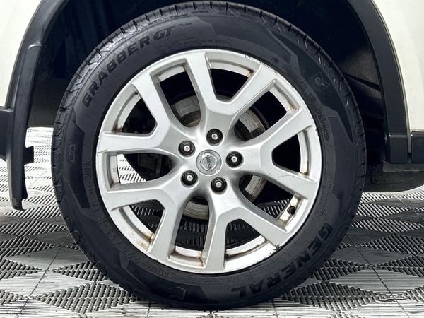 2014-Nissan-X-Trail-25-LE-Auto image:7