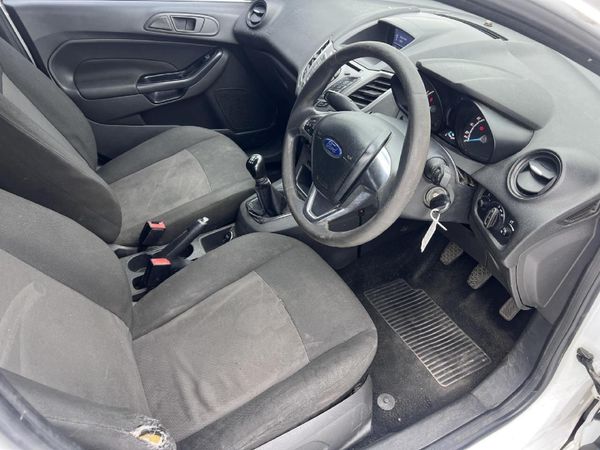 2017-Ford-Fiesta-14-Ambiente-5-dr image:14