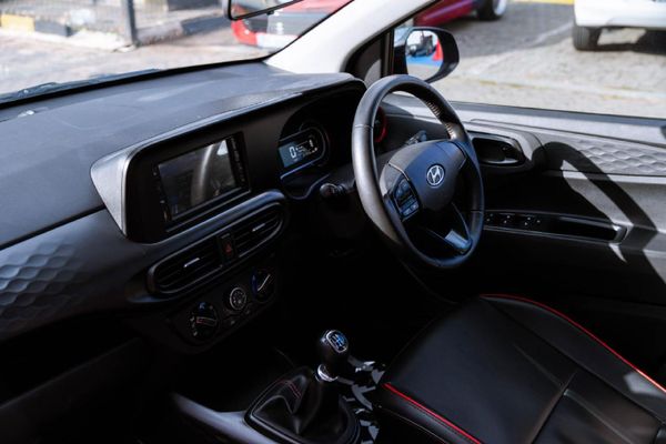 2022-Hyundai-Grand-i10-12-Fluid image:11