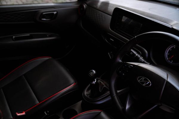 2022-Hyundai-Grand-i10-12-Fluid image:17