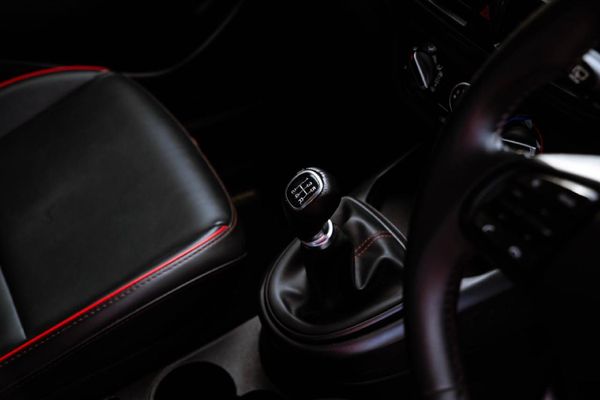 2022-Hyundai-Grand-i10-12-Fluid image:18