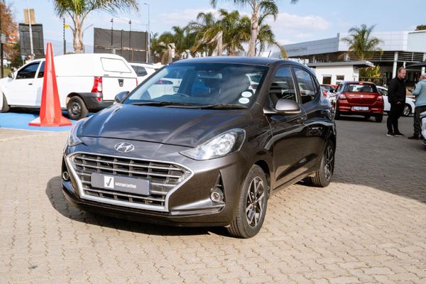 2022-Hyundai-Grand-i10-12-Fluid image:1