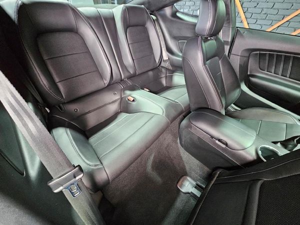 2019-Ford-Mustang-50-GT-Auto image:19