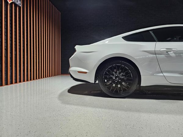 2019-Ford-Mustang-50-GT-Auto image:25