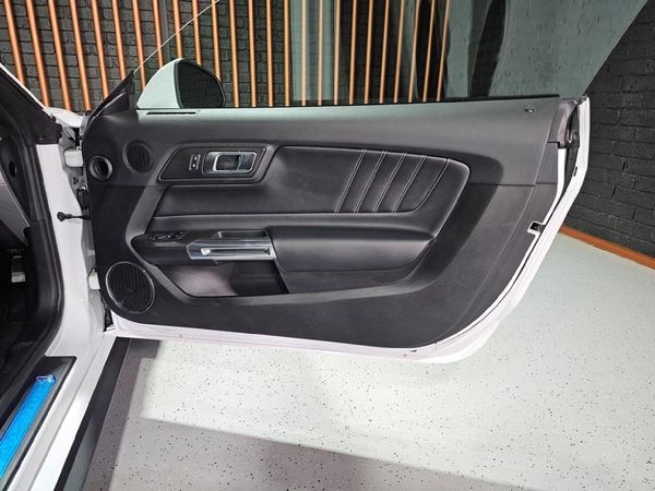 2019-Ford-Mustang-50-GT-Auto image:6