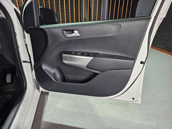 2025-Kia-Picanto-10-LX-Auto image:6