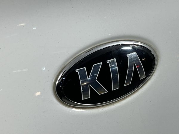 2015-Kia-Cerato-Koup-16T-GDi-Auto image:9