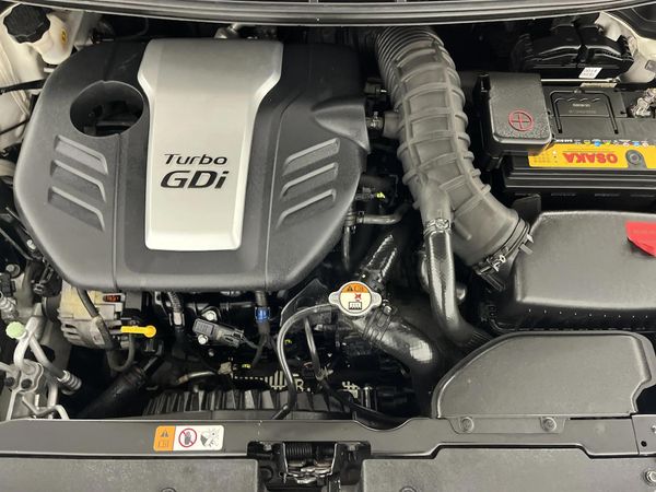 2015-Kia-Cerato-Koup-16T-GDi-Auto image:10