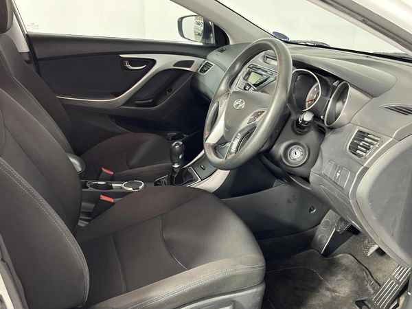 2013-Hyundai-Elantra-16-GLS-Premium image:9
