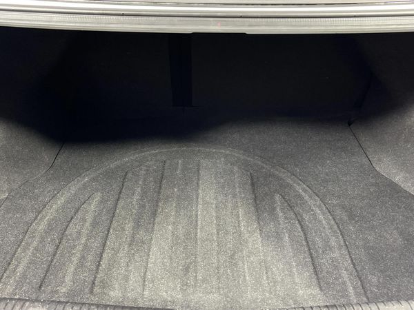 2013-Hyundai-Elantra-16-GLS-Premium image:14