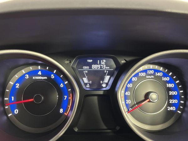 2013-Hyundai-Elantra-16-GLS-Premium image:2
