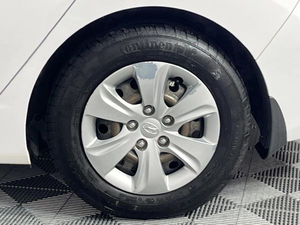 2013-Hyundai-Elantra-16-GLS-Premium image:6