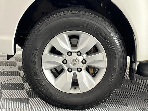 2020-Toyota-Hilux-24-GD-6-Raised-Body-SRX-Auto-Double-Cab image:4