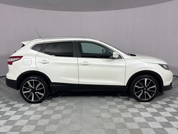2014-Nissan-Qashqai-15-dCi-Acenta-Design image:13