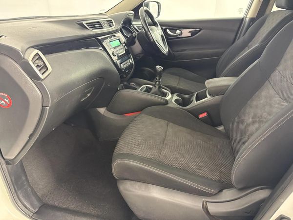 2014-Nissan-Qashqai-15-dCi-Acenta-Design image:5