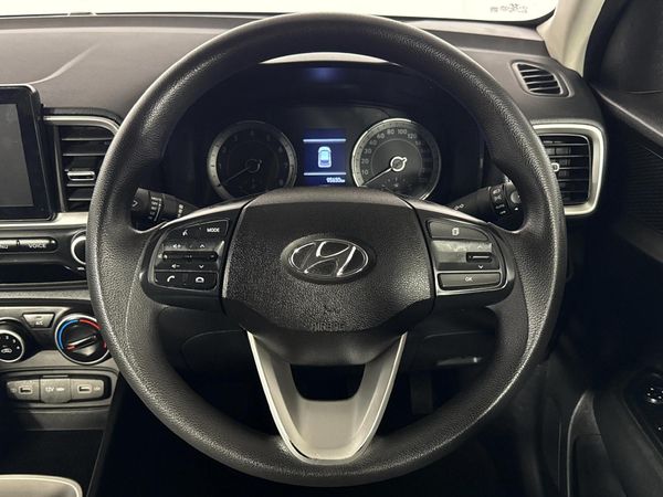 2022-Hyundai-Venue-12-Motion image:11