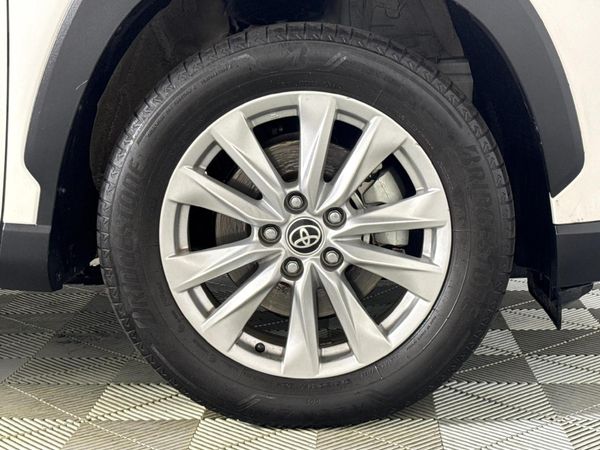 2023-Toyota-Corolla-Cross-18-XS image:5
