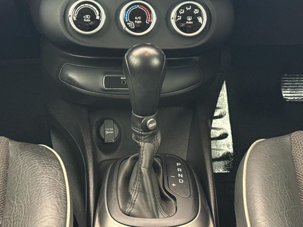 2017-Fiat-500X-14T-Cross image:10