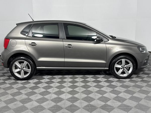 2024-Volkswagen-Polo-Vivo-16-Comfortline-Auto-5-dr image:17