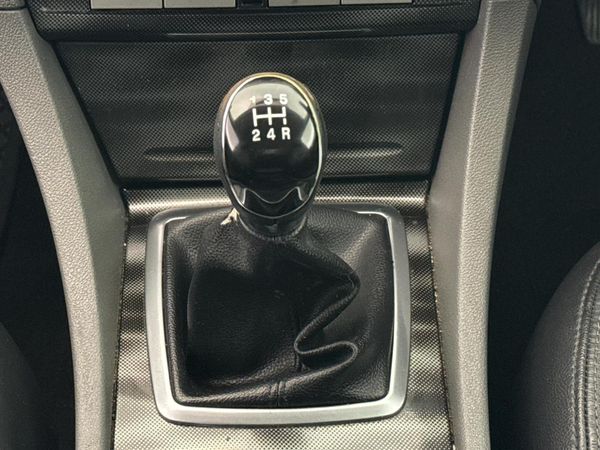 2010-Ford-Focus-18-Si-5-dr image:10