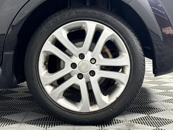 2010-Ford-Focus-18-Si-5-dr image:6