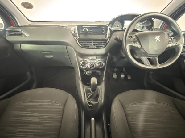 2014-Peugeot-208-12-VTi-Access-5-dr image:1