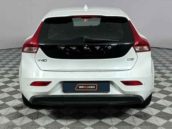 2014-Volvo-V40-D2-Excel image:17
