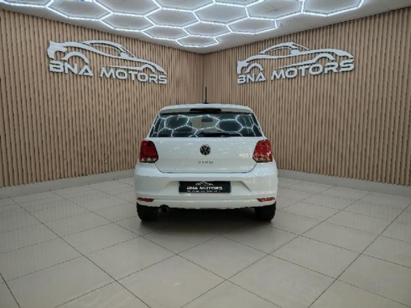 2024-Volkswagen-Polo-Vivo-16-Comfortline-Auto-5-dr image:5