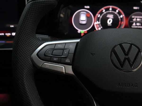 2026-Volkswagen-Golf-14-TSI-R-Line-Auto-110kw image:17