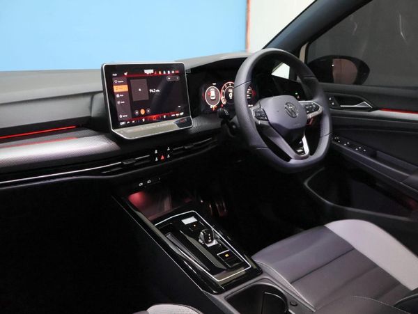 2026-Volkswagen-Golf-14-TSI-R-Line-Auto-110kw image:23