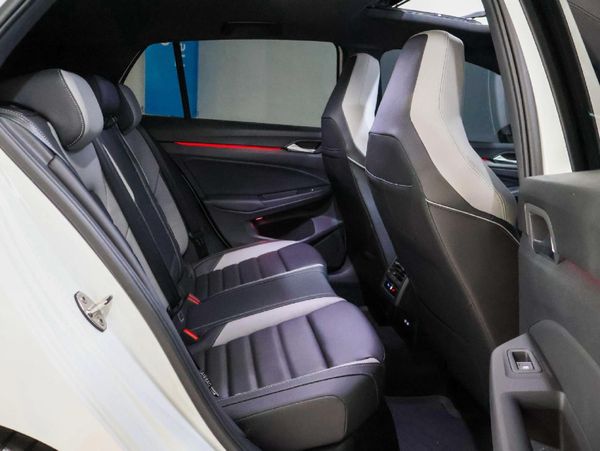 2026-Volkswagen-Golf-14-TSI-R-Line-Auto-110kw image:24