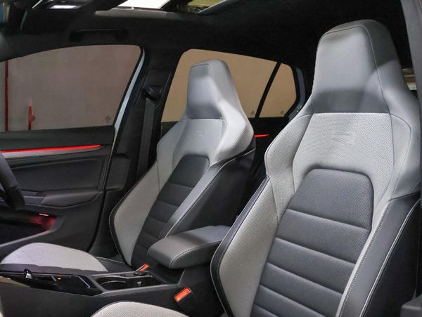 2026-Volkswagen-Golf-14-TSI-R-Line-Auto-110kw image:27