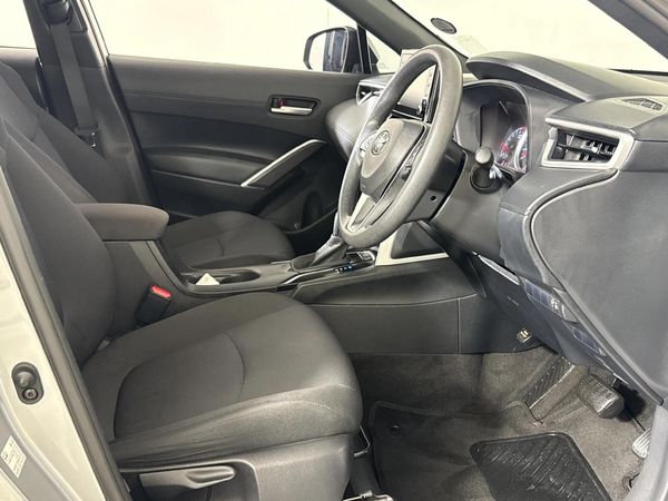 2024-Toyota-Corolla-Cross-18-XI image:9