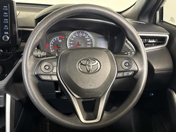 2024-Toyota-Corolla-Cross-18-XI image:11
