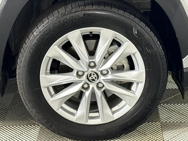 2024-Toyota-Corolla-Cross-18-XI image:4