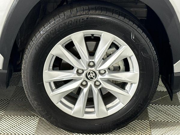 2024-Toyota-Corolla-Cross-18-XI image:5