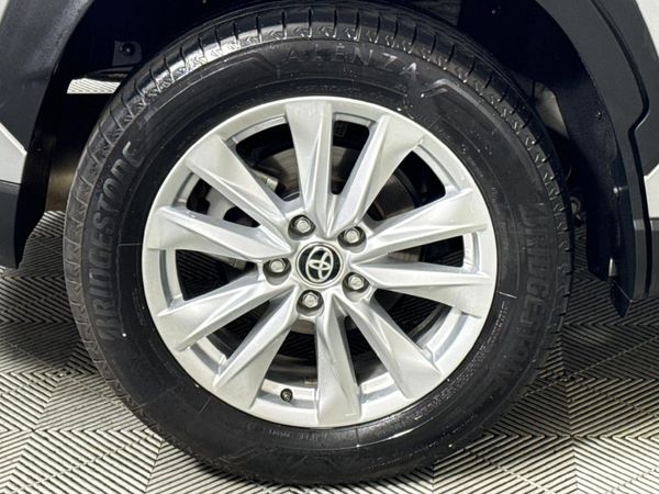2024-Toyota-Corolla-Cross-18-XI image:6