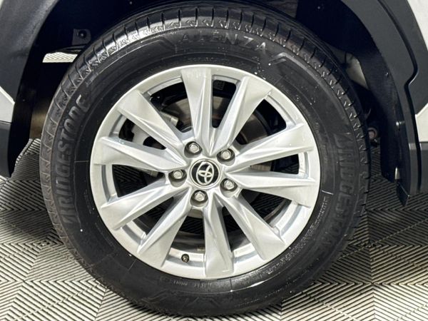 2024-Toyota-Corolla-Cross-18-XI image:7