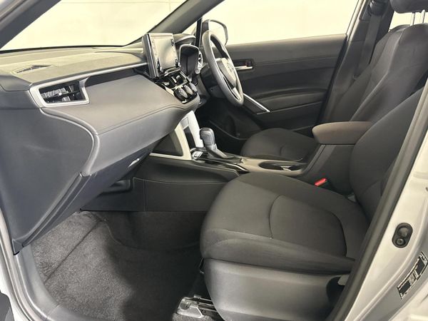 2024-Toyota-Corolla-Cross-18-XI image:8