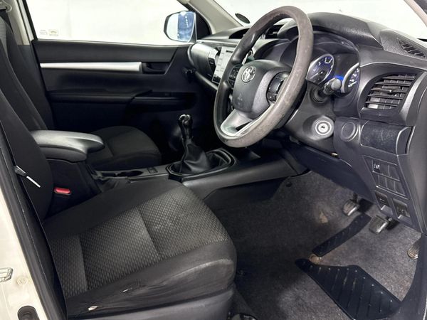 2017-Toyota-Hilux-24-GD-6-Raised-Body-SRX-Double-Cab image:9