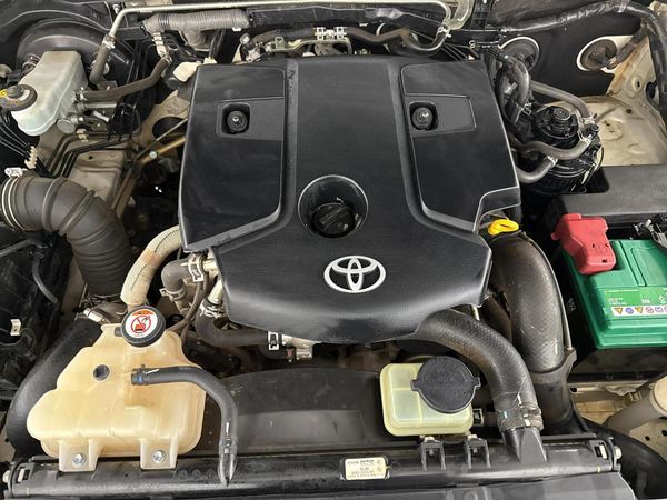2017-Toyota-Hilux-24-GD-6-Raised-Body-SRX-Double-Cab image:12