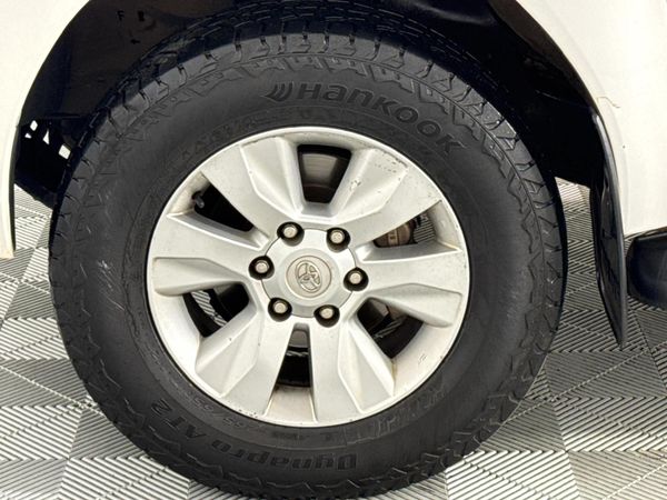 2017-Toyota-Hilux-24-GD-6-Raised-Body-SRX-Double-Cab image:4