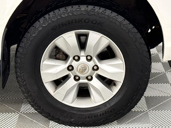 2017-Toyota-Hilux-24-GD-6-Raised-Body-SRX-Double-Cab image:5